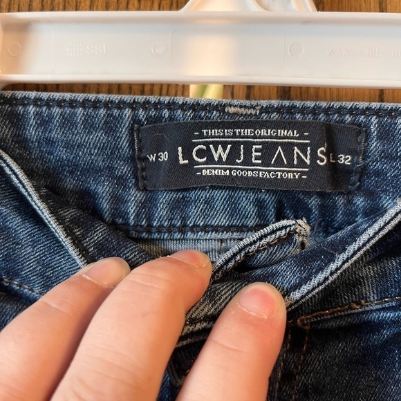 Lcw Jeans 30x32 distressed - Picture 2 of 8